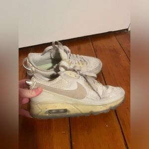 Women's Nike Air Max 90 Terrascape Size 7